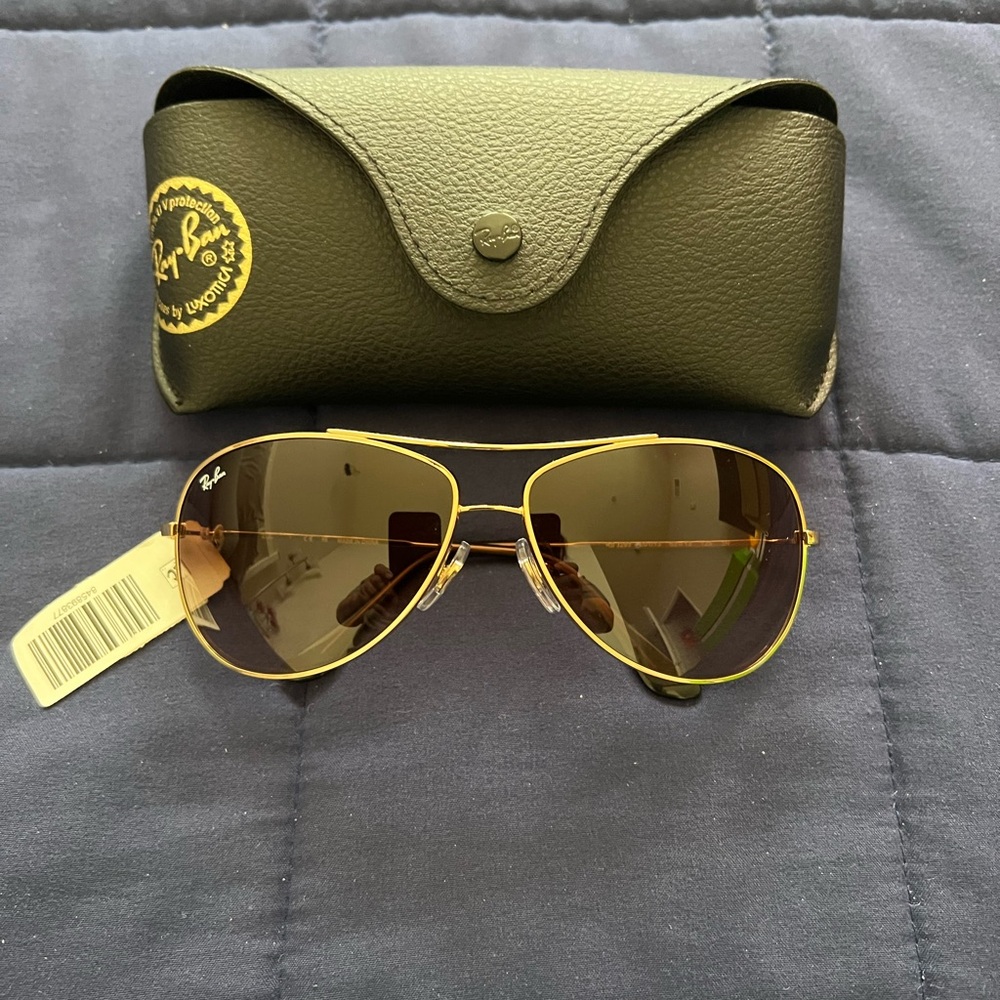 Ray-Ban Gold Frame Aviator Sunglasses